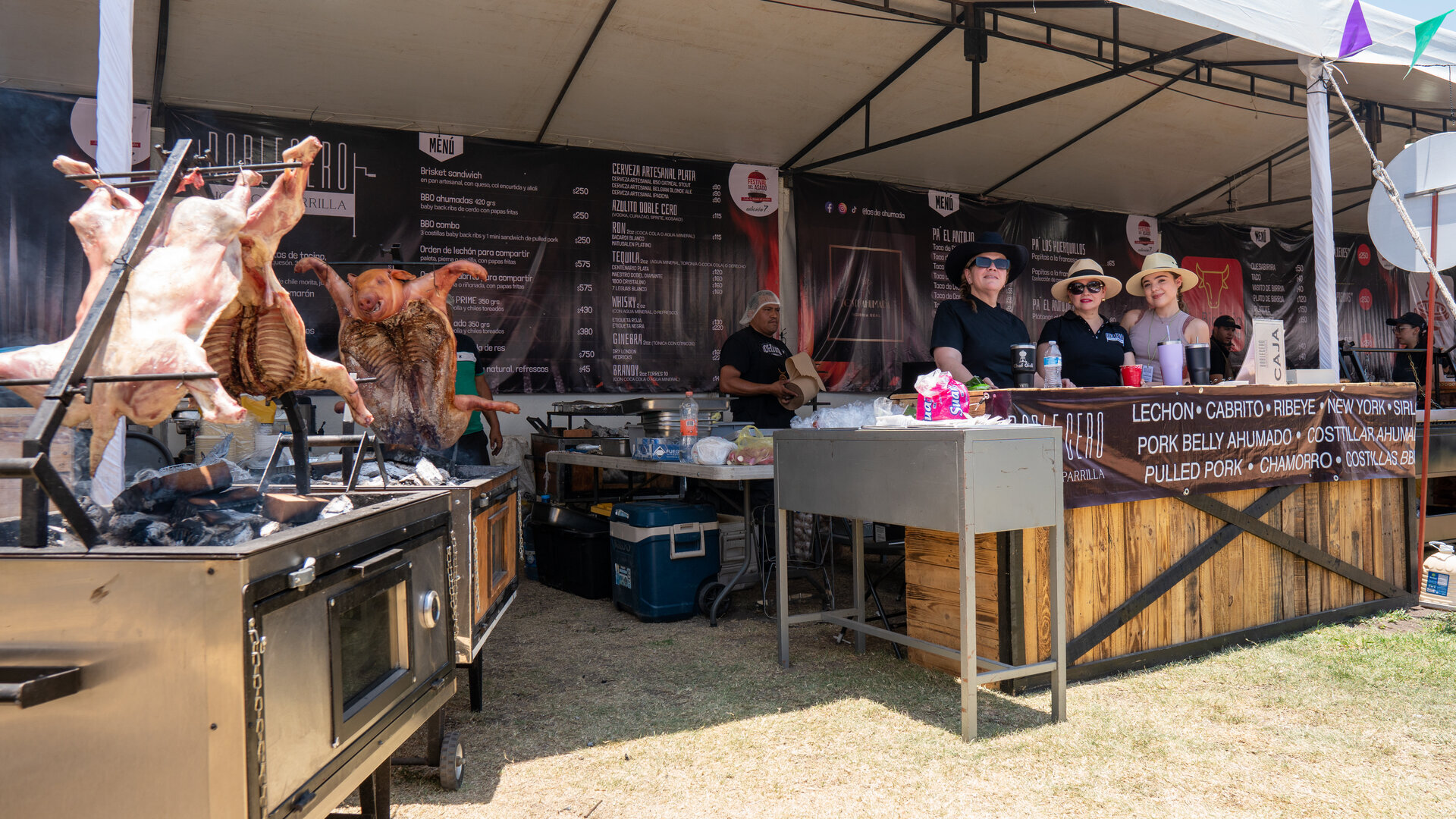 Stand de lechón y parrilla Doble Cero